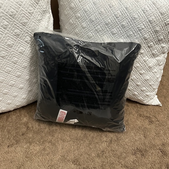 Disney Mickey Mouse Pillow - Brand new - Picture 2 of 2